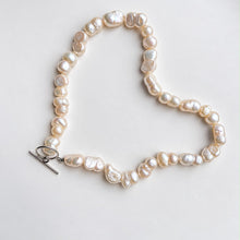 Load image into Gallery viewer, Mini Twin Pearl Necklace