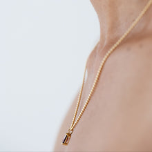 Load image into Gallery viewer, 9kt Gold Rectangle Garnet Pendant