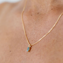 Load image into Gallery viewer, 9kt Gold Oval Topaz Pendant