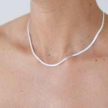 Load image into Gallery viewer, Silver herringbone necklace