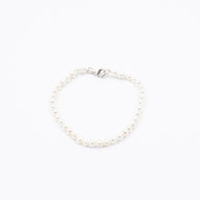 Load image into Gallery viewer, Classic Pearl Bracelet