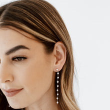 Load image into Gallery viewer, Delilah pearl Earrings
