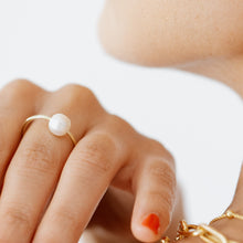 Load image into Gallery viewer, Silver Simple Pearl Ring