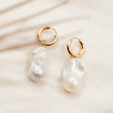 Load image into Gallery viewer, 9kt Gold Aura Hoops