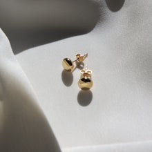 Load image into Gallery viewer, 9kt Gold Pebble Stud Earrings
