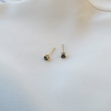 Load image into Gallery viewer, 9kt Gold and Topaz Studs