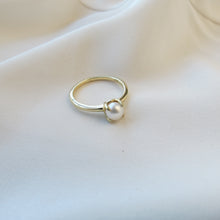 Load image into Gallery viewer, 9kt Gold Pearl Ring