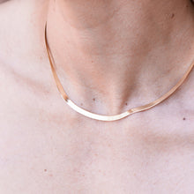 Load image into Gallery viewer, 9kt Gold Herringbone Necklace