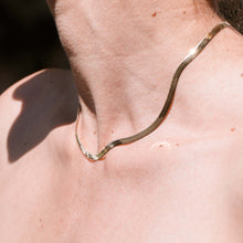 Load image into Gallery viewer, 9kt Gold Herringbone Necklace