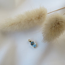 Load image into Gallery viewer, 9kt Gold Oval Topaz Pendant
