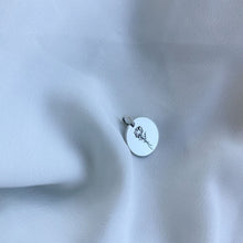 Load image into Gallery viewer, Birth Flower Pendant Necklace