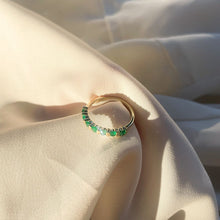 Load image into Gallery viewer, 9kt Gold Bold Emerald Ring