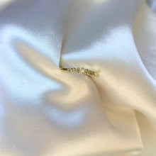 Load image into Gallery viewer, The Lise diamond ring