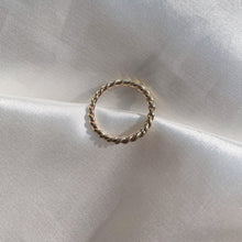 Load image into Gallery viewer, Twisted wire ring