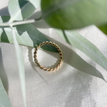 Load image into Gallery viewer, Twisted wire ring
