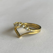 Load image into Gallery viewer, Pearl & moissanite wedding band