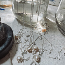 Load image into Gallery viewer, Simplicity Pearl Necklace
