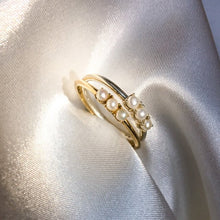 Load image into Gallery viewer, Trinity pearl ring 9kt gold