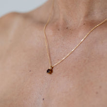 Load image into Gallery viewer, 9kt Gold Round Garnet Pendant
