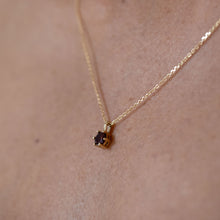 Load image into Gallery viewer, 9kt Gold Round Garnet Pendant
