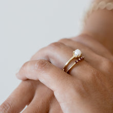 Load image into Gallery viewer, 9kt Gold Pearl Ring
