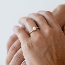 Load image into Gallery viewer, 9kt Gold Pearl Ring
