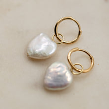 Load image into Gallery viewer, Pearl Heart Charm
