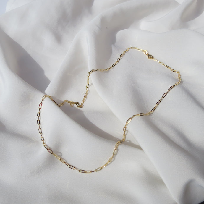 9kt Gold Mini Paperclip Necklace