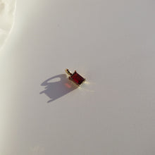 Load image into Gallery viewer, 9kt Gold Rectangle Garnet Pendant

