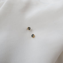 Load image into Gallery viewer, 9kt Gold and Topaz Studs
