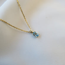 Load image into Gallery viewer, 9kt Gold Oval Topaz Pendant
