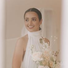 Load image into Gallery viewer, Delilah pearl Earrings
