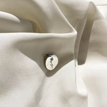 Load image into Gallery viewer, Birth Flower Pendant Necklace
