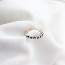 Load image into Gallery viewer, 9kt Gold Bold Sapphire Ring
