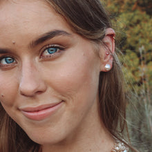 Load image into Gallery viewer, Wonky pearl stud earrings
