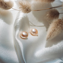 Load image into Gallery viewer, Wonky pearl stud earrings
